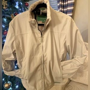 Microfiber fabric Jacket that is both casual and comfortable.